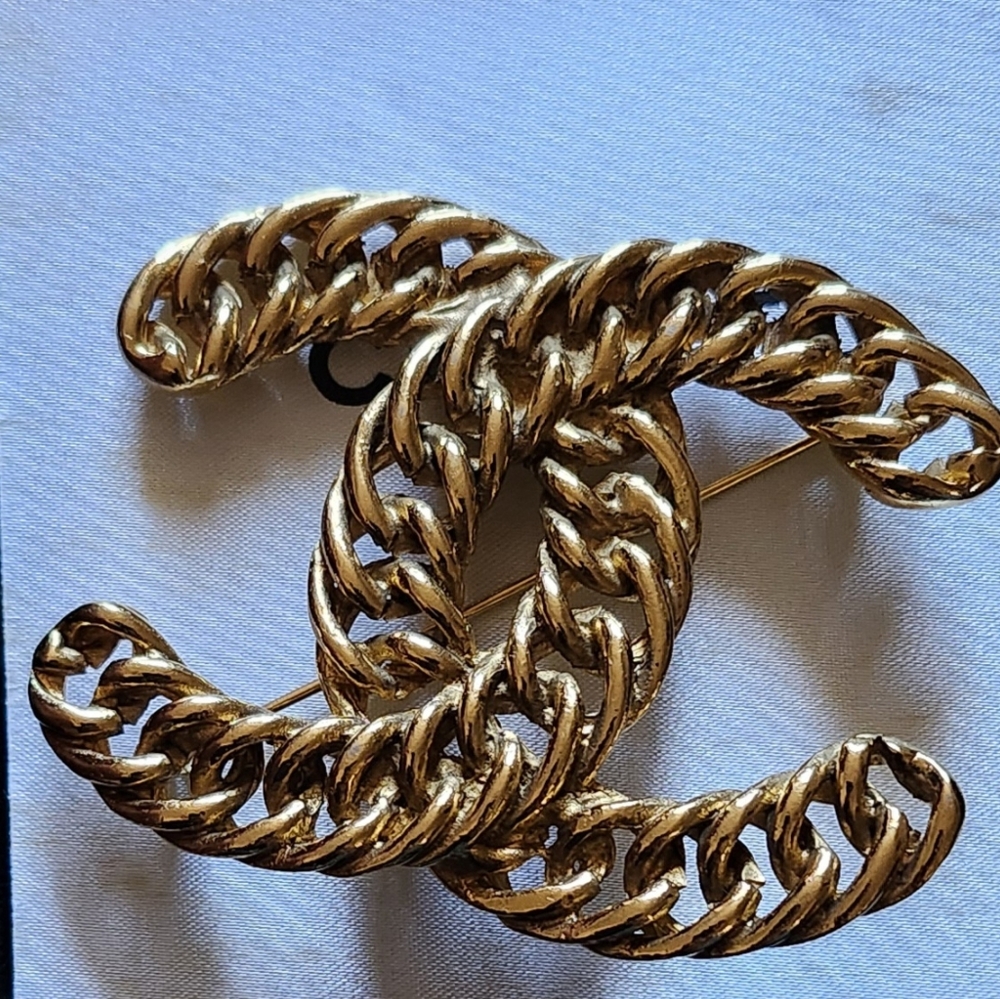 Vintage CHANEL Gold Brooch